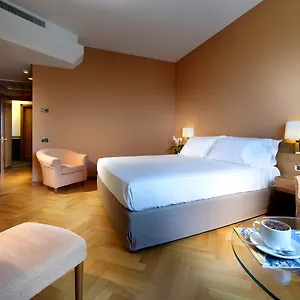 4* Отель Exe Majestic